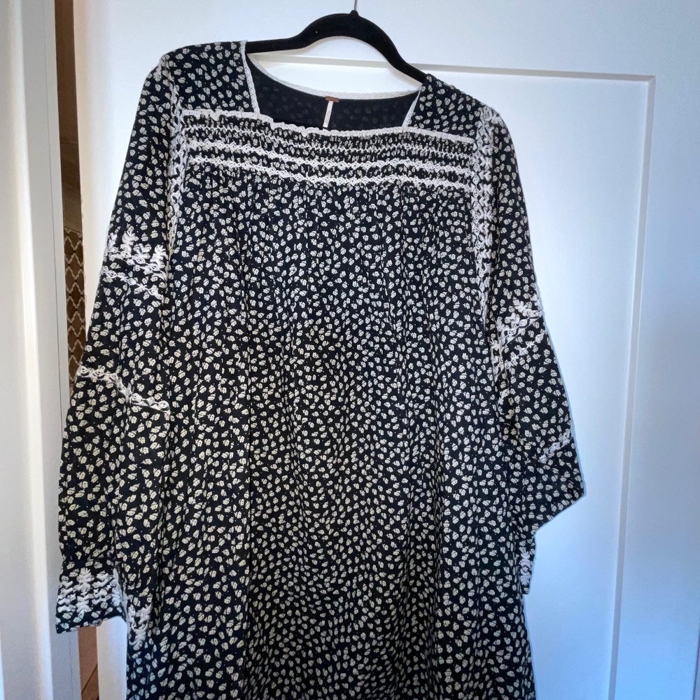 Free people black and cream floral dress with embroidery  SIZE SMALL